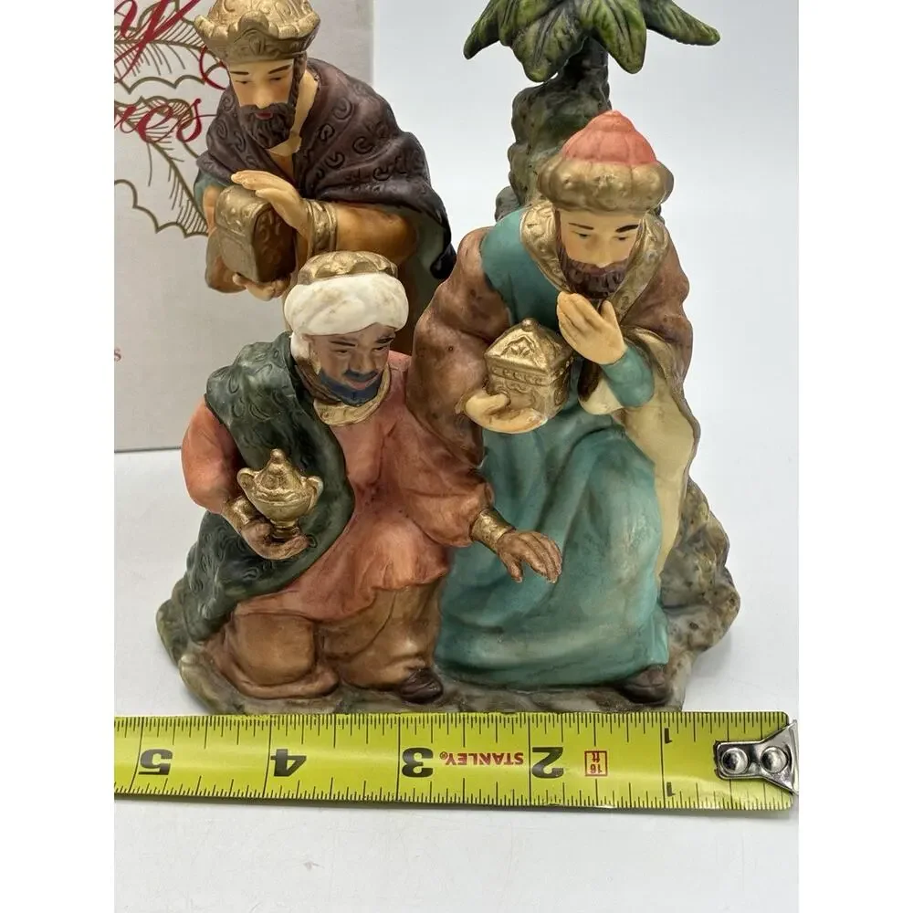 Avon Holiday Treasures Three Kings Nativity Figurine 2002 NIB